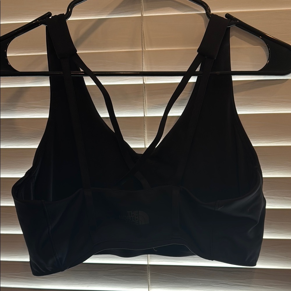 The North Face Women's Sleek Black Sports Bra